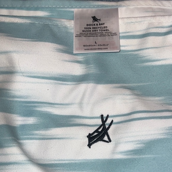 quick dry “Soft Seafoam” ikat print towel-sz large-NWT-100% recycled materials - Picture 6 of 16